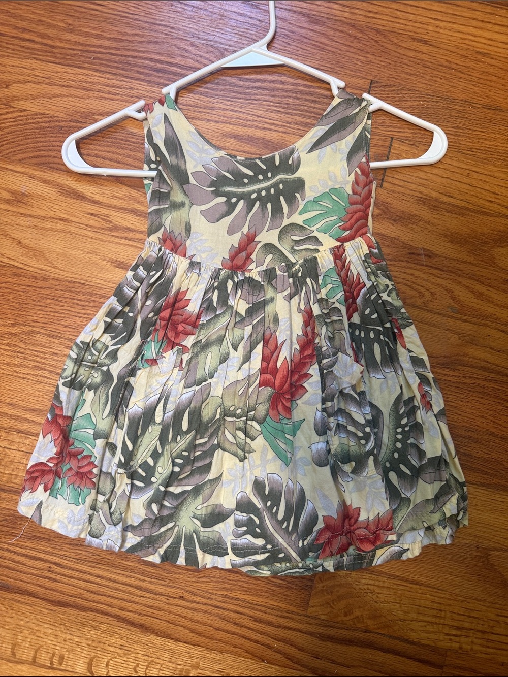 Blue Sky Tropical Floral Sleeveless Top - Red, Green & Gray Leaves